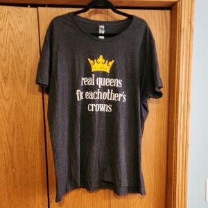 Women's Gray Graphic T-Shirt with Yellow Crown Design, Size 2x Instant Messaging